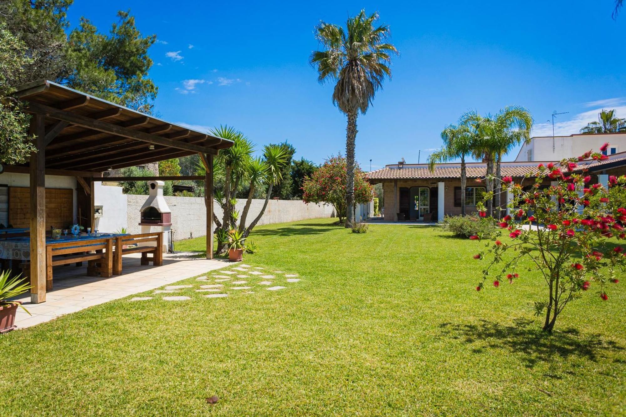 Villa El Capitano With Garden And Pool - Happy Rentals مورو ليتشيزي المظهر الخارجي الصورة